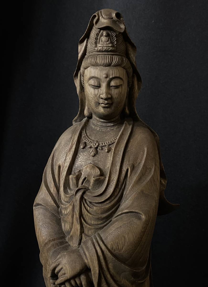 井波彫刻　高31cm 仏教工芸品　香樟材　時代彫刻　古美術　木彫仏教　精密彫刻 仏師で仕上げ品　聖観音立像_画像2