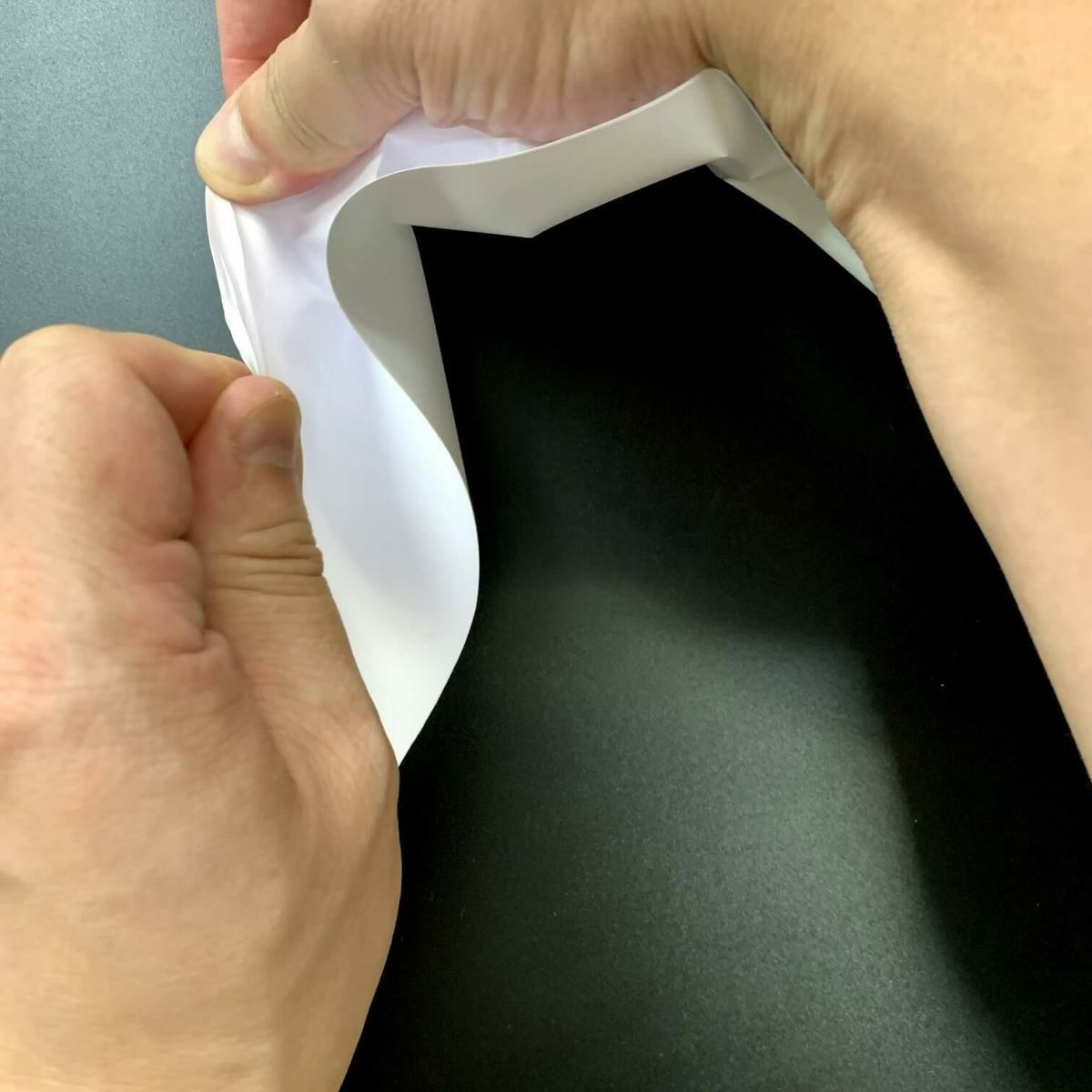 マット合成紙ロール グレー糊 再剥離 190ミクロン 1067mm×30M 印刷紙