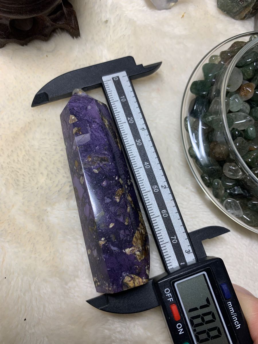 天然石 水晶 スギライト×フローライト共生 タワー 長さ78 8mm+虹 天然石 水晶 スギライト×フローライト共生 タワー 長さ78 8mm+虹