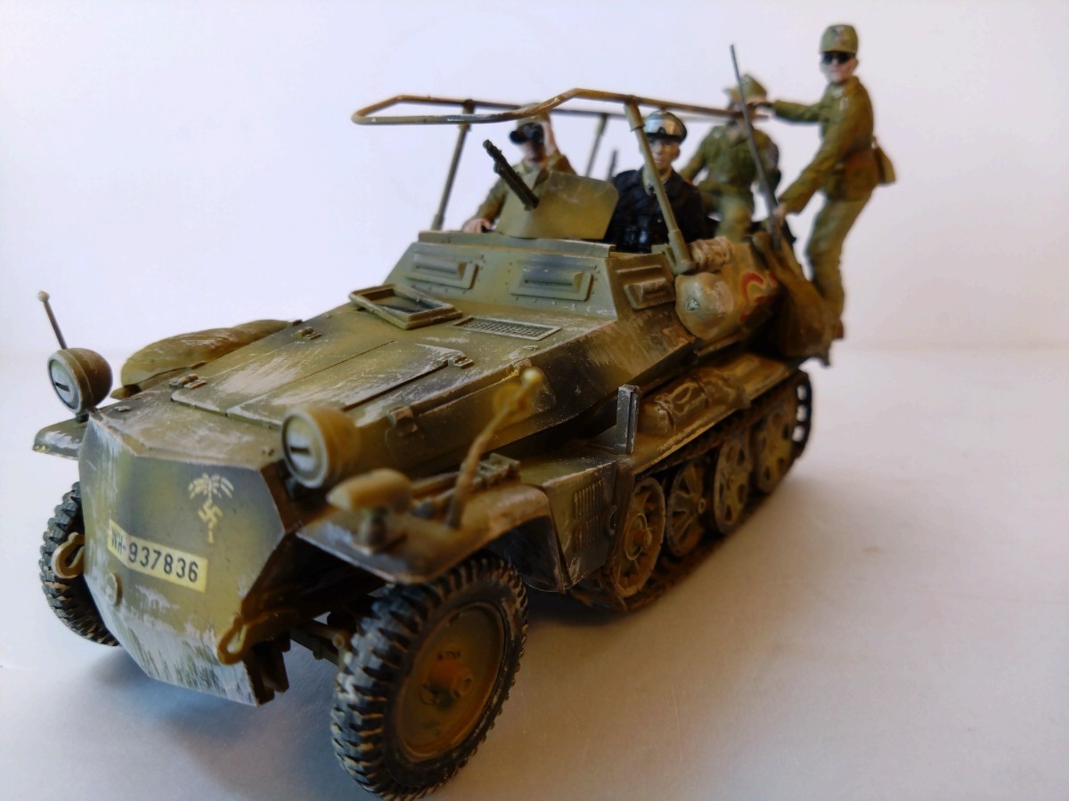 タミヤ 1/35 ドイツ Sd.kfz.250/3無線指揮車　グライフ　_画像1