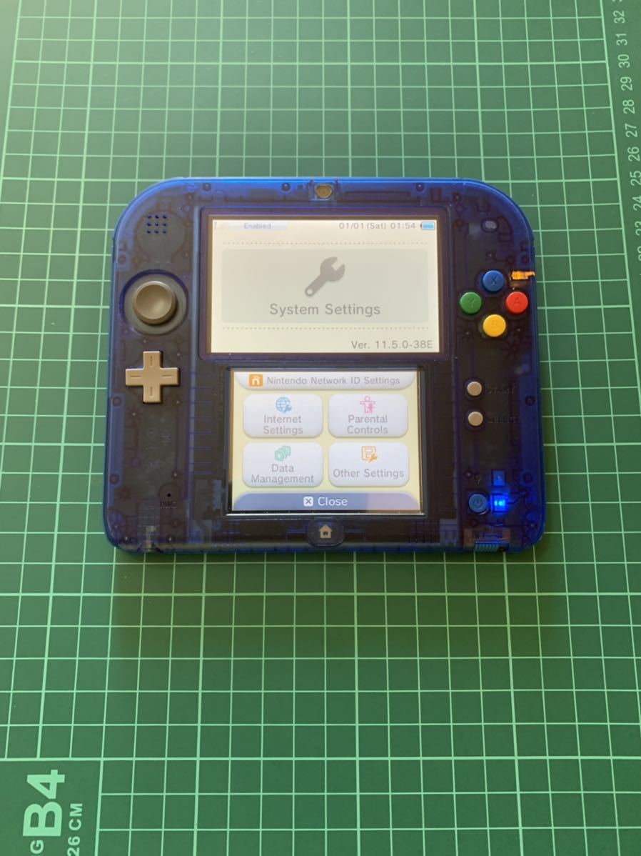 海外版　Nintendo 2DS 本体 BLUE （pokemon blue virsion?）起動OK 現状品　（同梱条件あり）_画像3