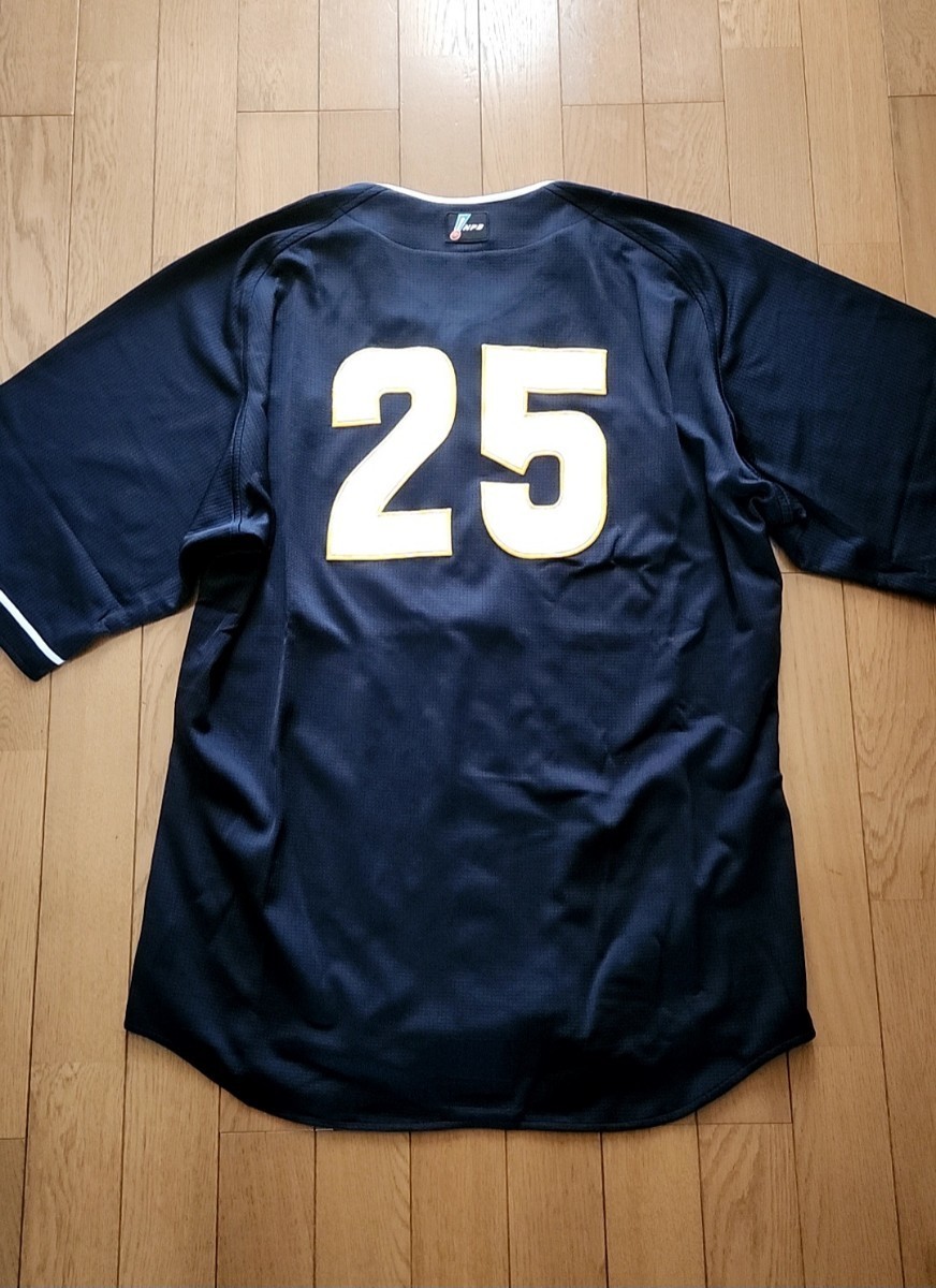 阪神タイガース 25 新井貴浩選手 2010年 実使用 直筆サイン入り 阪神タイガース 25 新井貴浩選手 2010年 実使用 直筆サイン入り