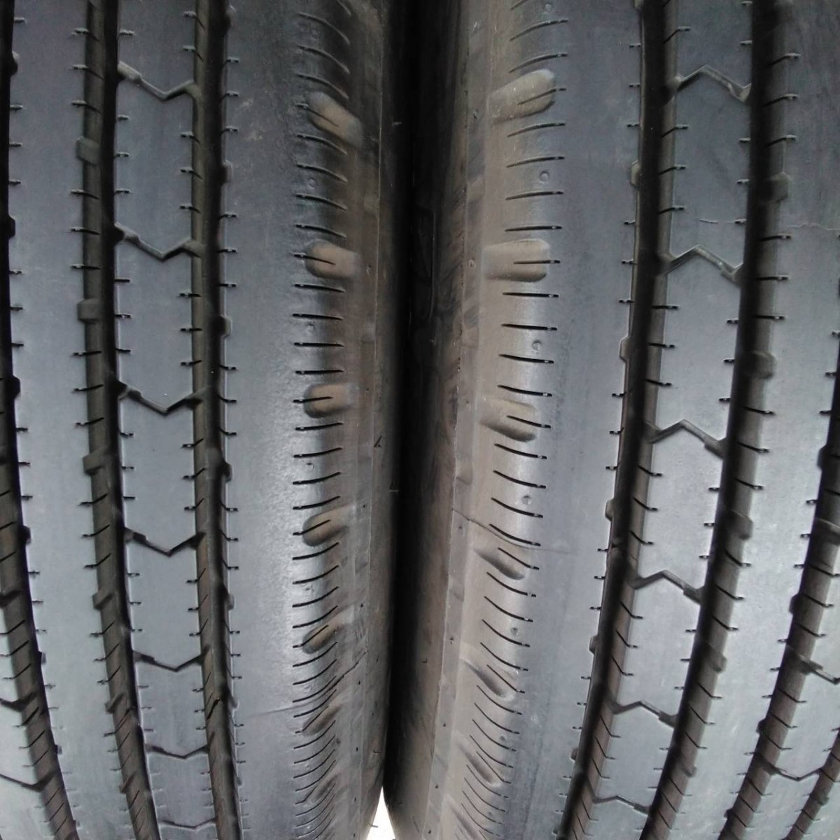 ★極良品★ブリヂストン 22年製 トラック用タイヤ 6本セット 185/85R16 BRIDGESTONE V-STEEL RIB R202［393］_画像4