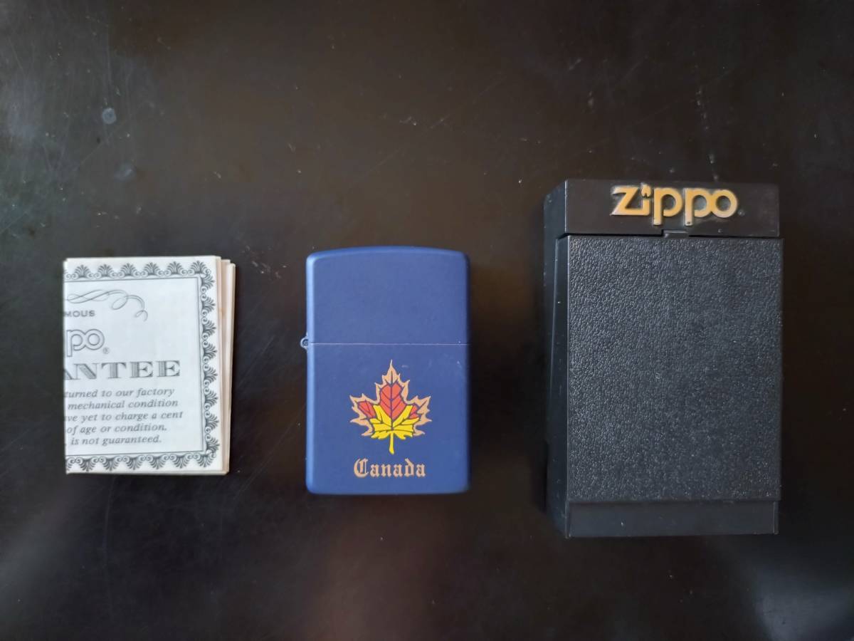 カナダ製ビンテージZIPPO未使用品 Canada Maple Leaf カナダ メイプルリーフ ネイビーのコーティング 箱付、VINTAGE_画像2