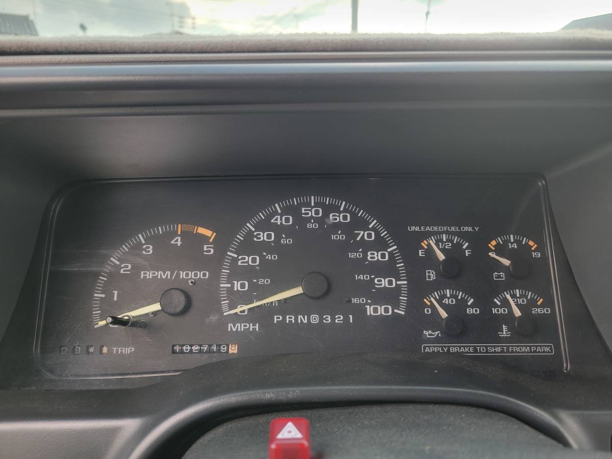 予備検付き 売り切り Chevrolet　SUBURBAN シボレー　サバーバン　1995y GMC _走行距離 102,000mile