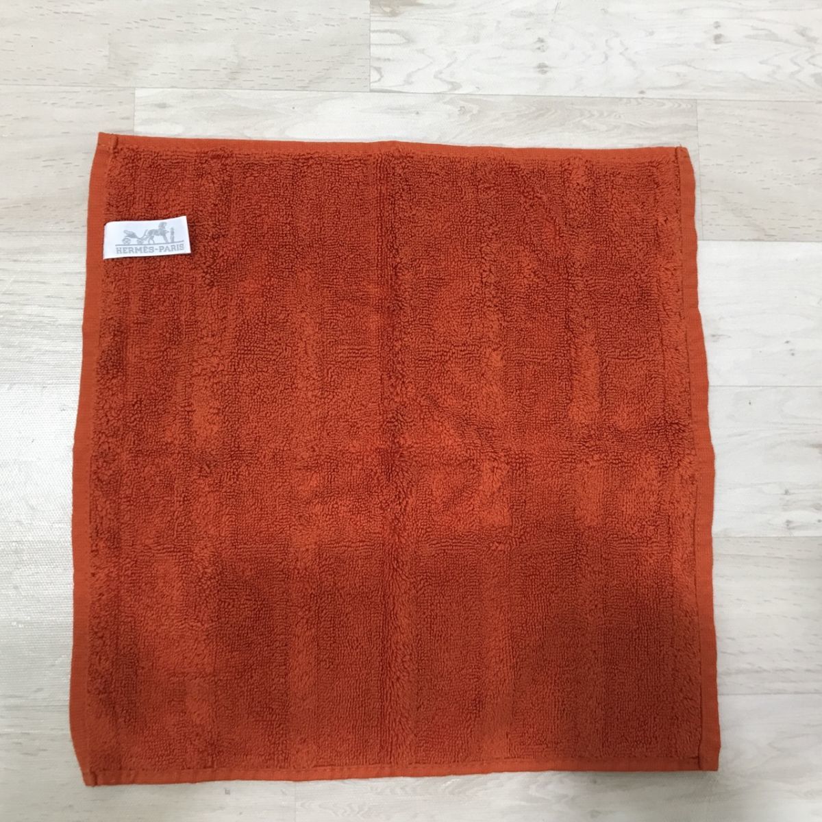 送料185円 HERMES エルメス ハンドタオル ラビリンス コットン100% ハンドタオル ハンカチ オレンジ[N8546]_画像2