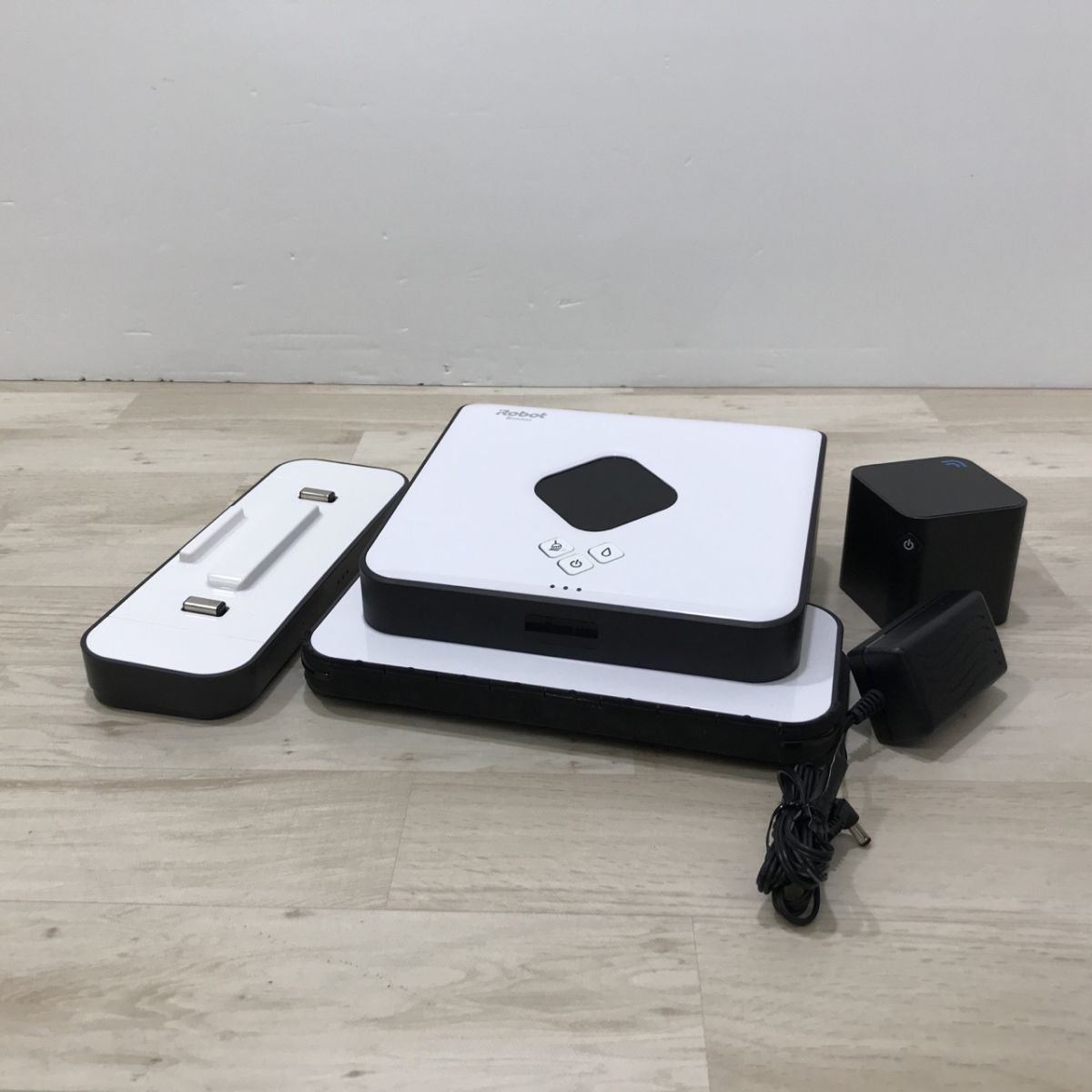 iRobot Braava 390 床拭き ロボット 掃除機[N8893]_画像1