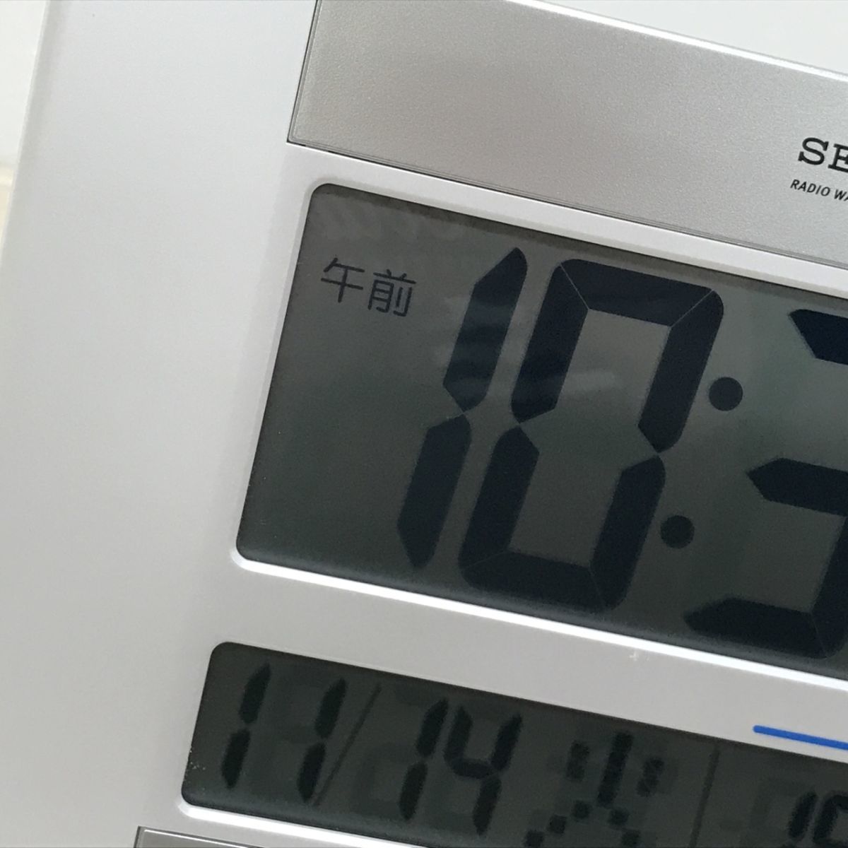 SEIKO セイコー SQ429W デジタル電波時計 置時計/掛時計[N8982]_画像3