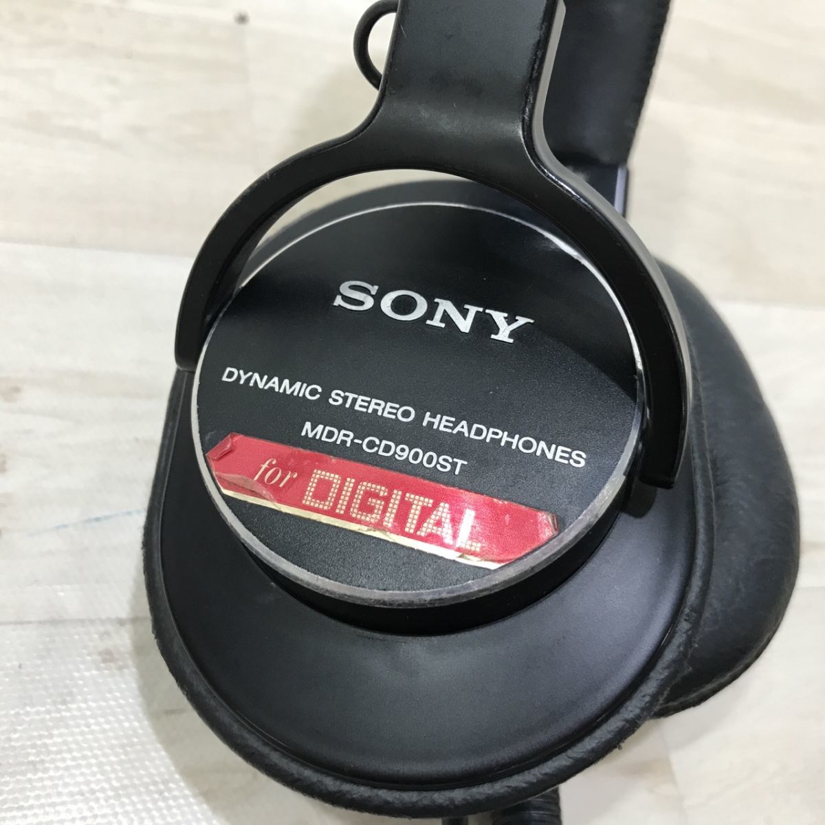 ジャンク SONY 有線 密閉型スタジオモニターヘッドホン 黒 MDR-CD900ST[N9317]_画像2