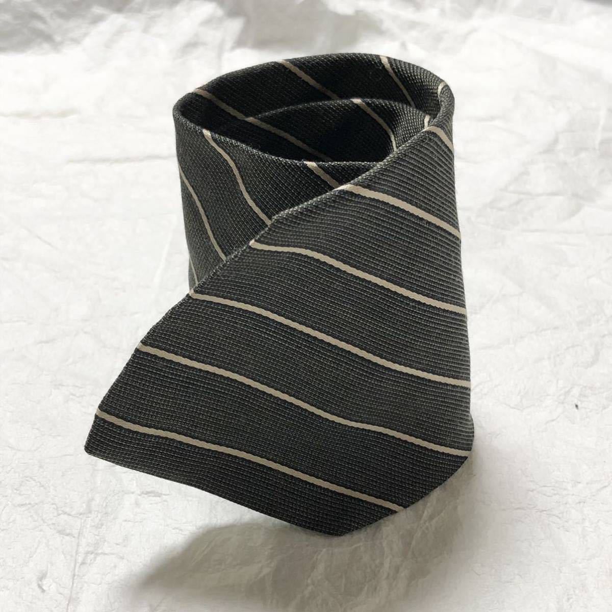 # beautiful goods # rare silk .#GIORGIO ARMANI CRAVATTEjoru geo Armani necktie reji men taru stripe silk & wool Italy made 