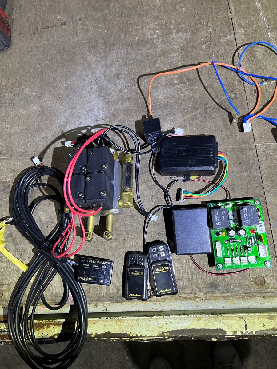 KAZSUS カズサス エアサス 電磁弁 ユニット リモコン 2独 エアー KAZSUS カズサス エアサス 電磁弁 ユニット リモコン 2独 エアー