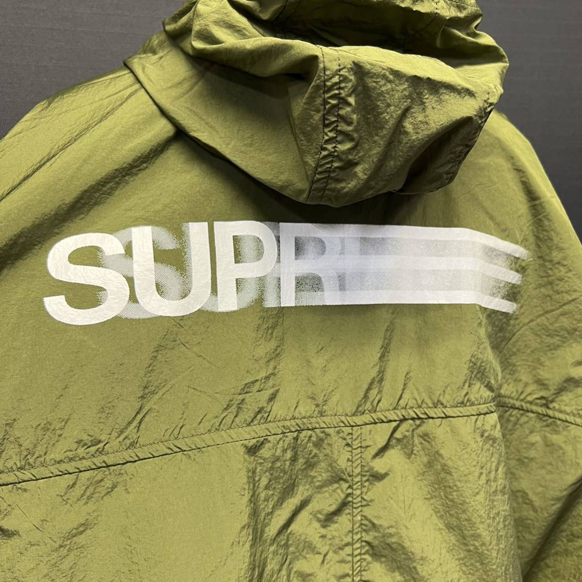 Supreme Motion Logo Lightweight Parka Olive シュプリーム モーション ロゴ ライトウェイト パーカー オリーブ size S 新品未使用品_画像3