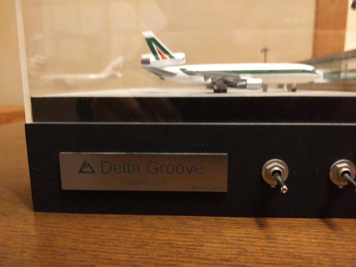 Delta Groove 空港ターミナルジオラマセット（建物・搭乗橋・照明塔付）1/500 ※出品者購入時受注生産品_画像3