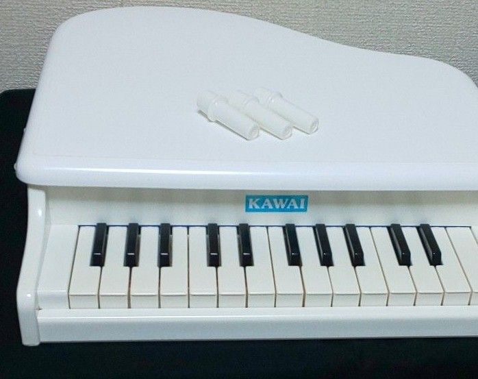 KAWAI カワイ　ミニグランドピアノ　ホワイト　ゴールド　キッズ　おもちゃ