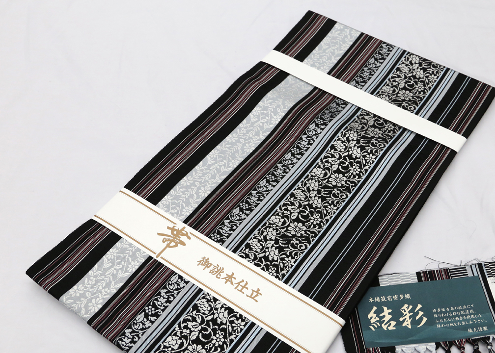 新品仕立済 博多帯 博多織 黒木織物 八寸名古屋帯 黒地 小花更紗 新品仕立済 博多帯 博多織 黒木織物 八寸名古屋帯 黒地 小花更紗