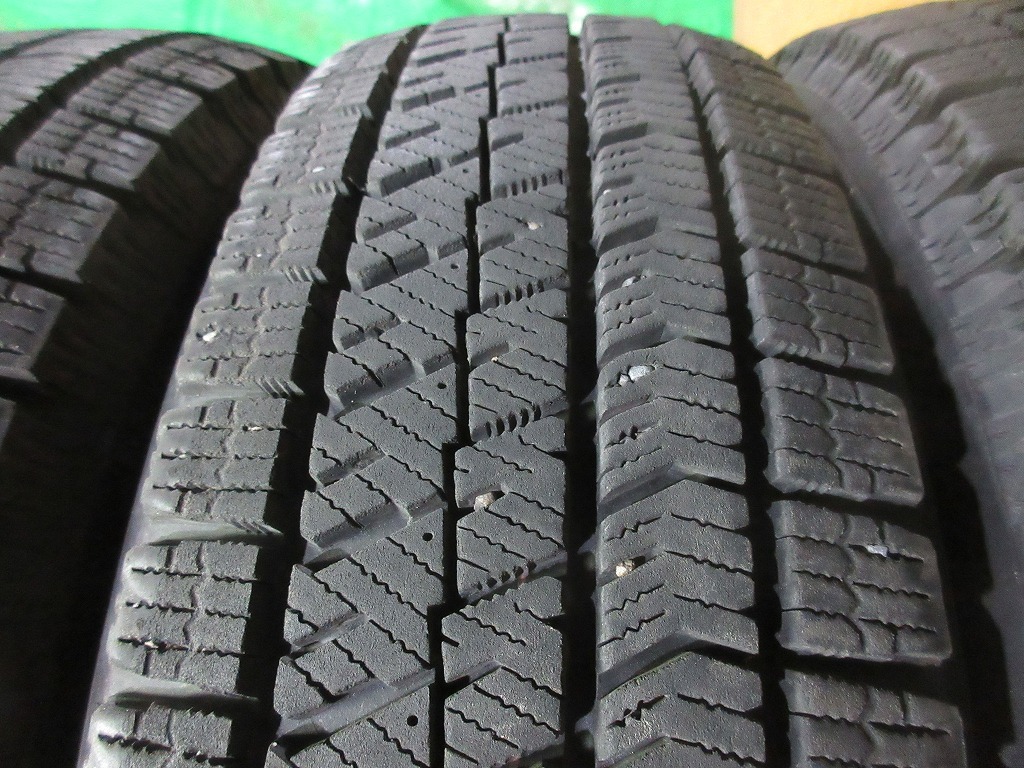 BRIDGESTONE VRX2 155/65R14 4本 No.4167上 スタッドレス 冬タイヤ 70％残溝_画像6