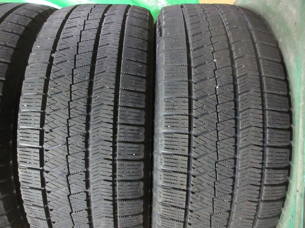 2017年製 ブリヂストン ブリザック BRIDGESTONE BLIZZAK VRX2 205/55R16 4本 No.4269C スタッドレス 冬用 雪 氷 冬タイヤ 60～70％残溝_画像3