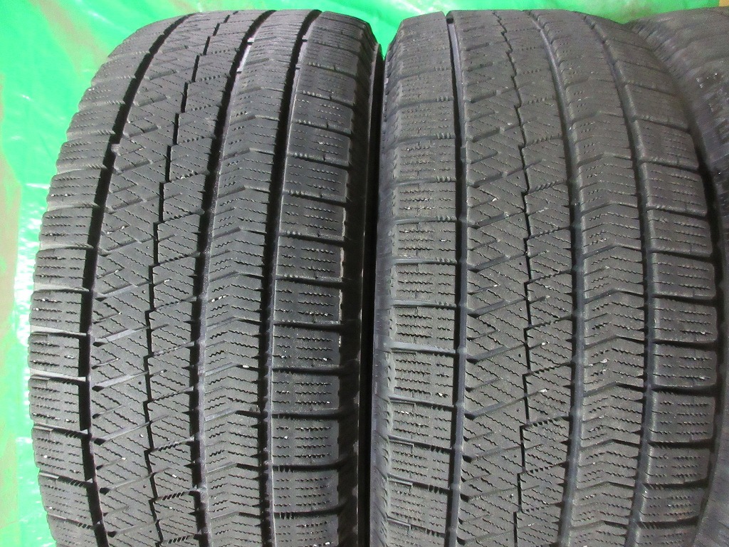 2017年製 ブリヂストン ブリザック BRIDGESTONE BLIZZAK VRX2 205/55R16 4本 No.4269C スタッドレス 冬用 雪 氷 冬タイヤ 60～70％残溝_画像2