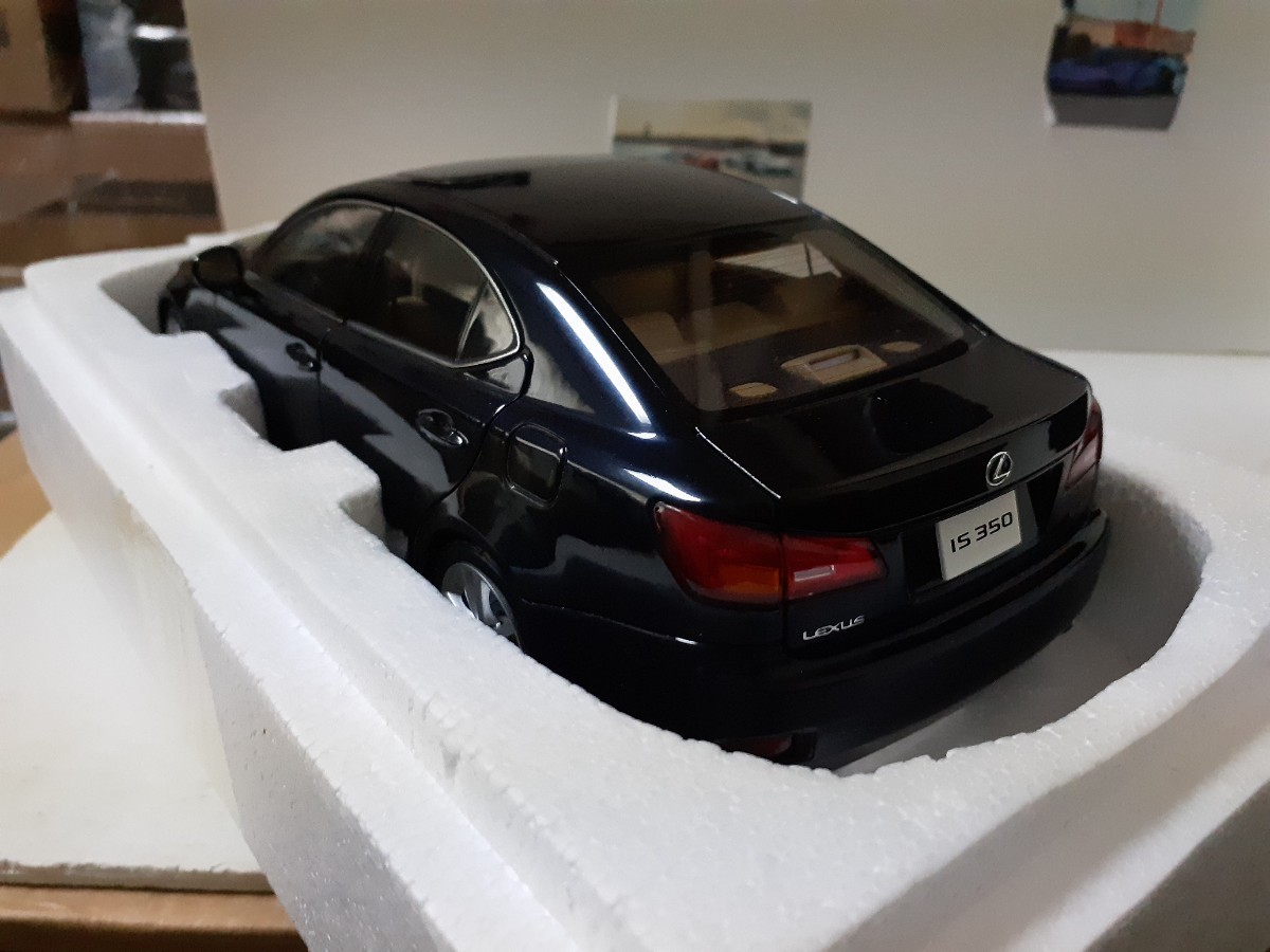 オートアート　1/18　2006 LEXUS IS 350_画像5