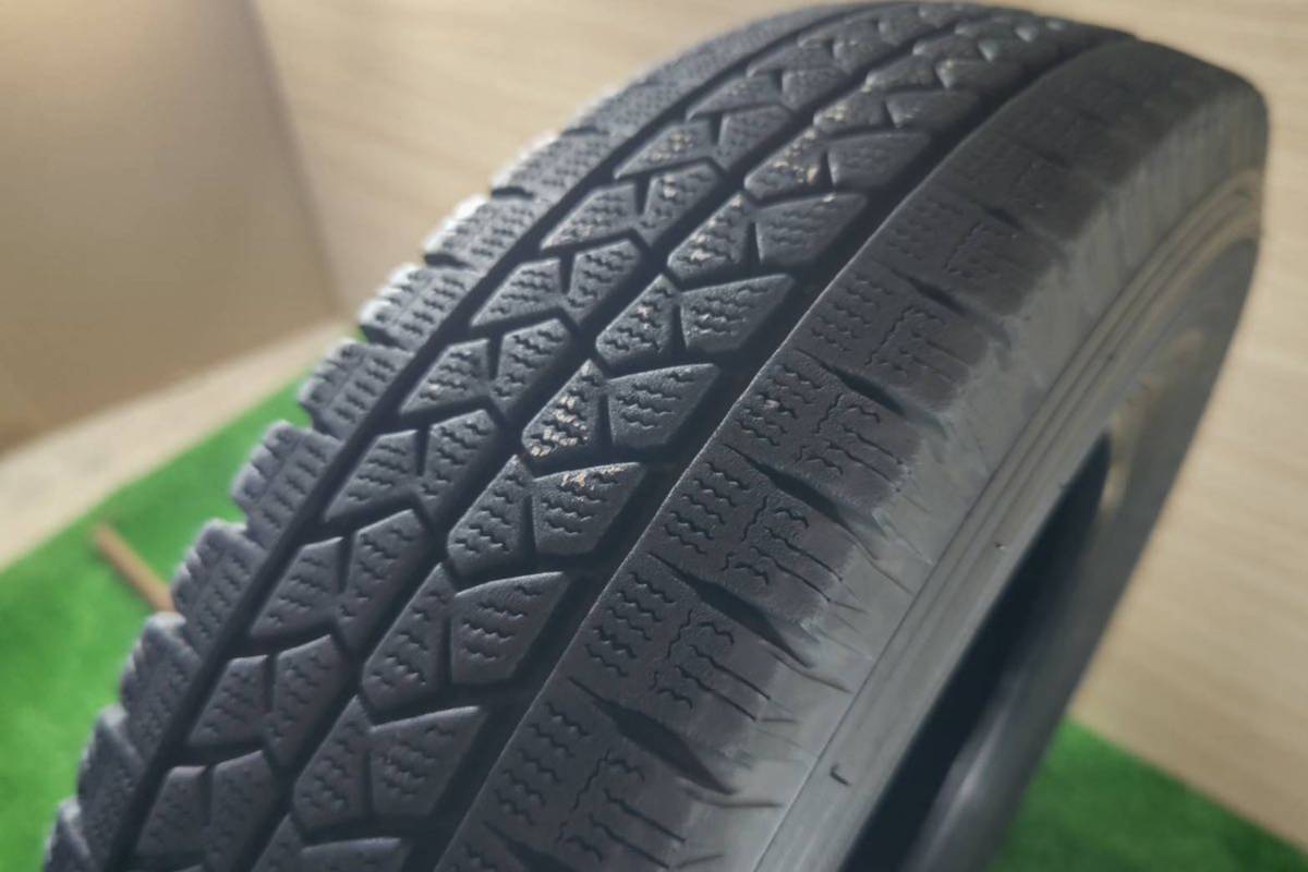 中古タイヤ　BRIDGESTONE BLIZZAK VL1 155/80R14 88/86N LT 2022年製造　ADバン　サクシード　プロボックススタッドレス バリ山 A79_画像3