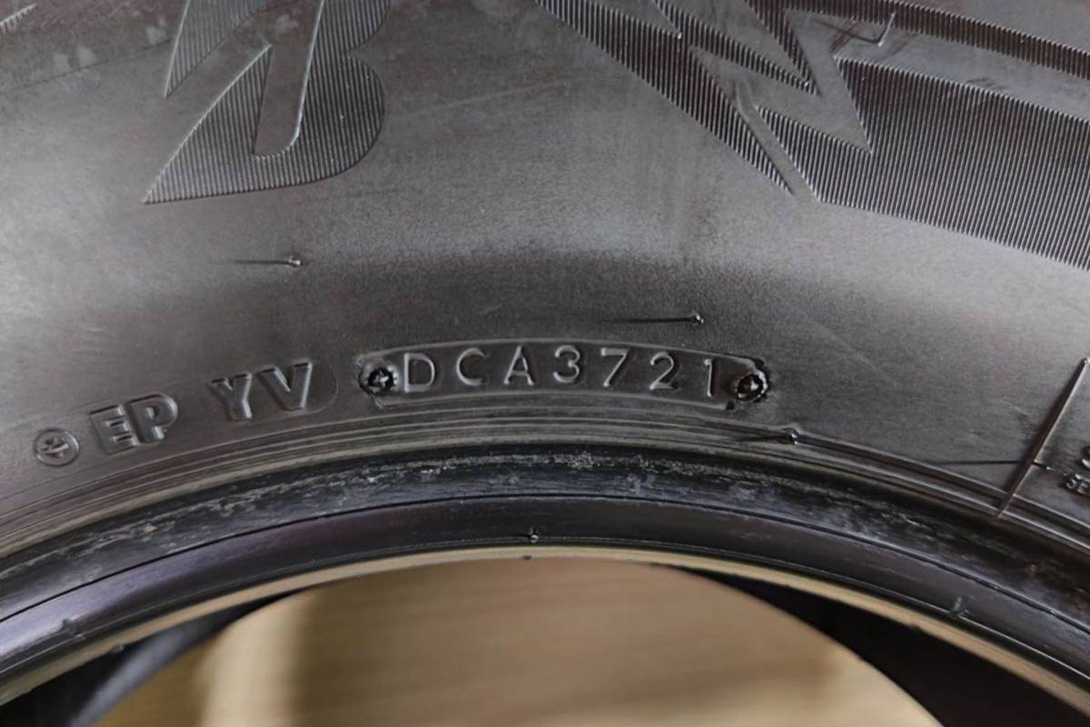 中古タイヤ　BRIDGESTONE BLIZZAK DM-V3 215/70R16 100Q 2021年製造　ハリアー　デリカ　アウトランダー等　スタッドレスバリ溝　A93_画像9