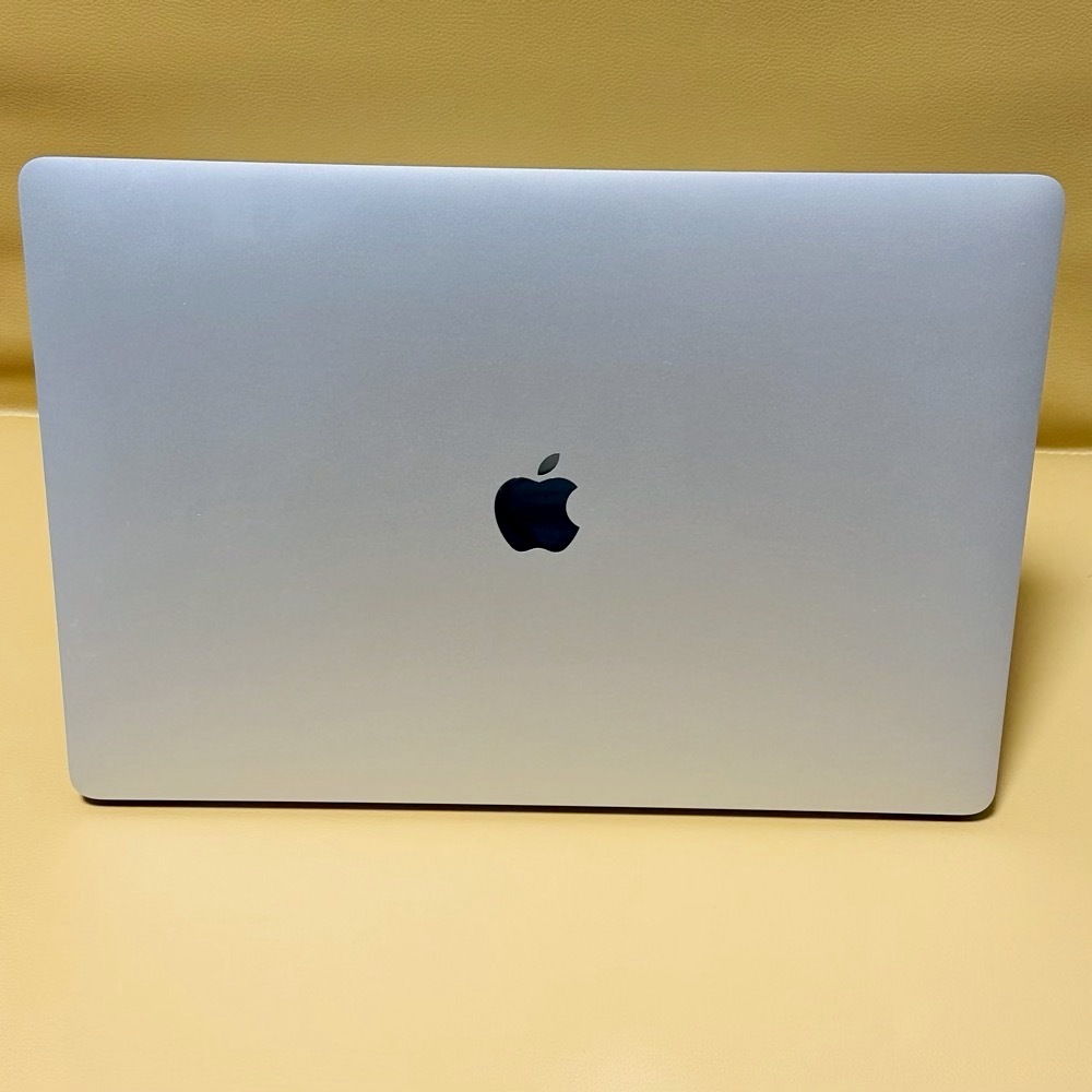 美品 Apple Macbook Pro 16 2019 シルバー Intel i9 2.4GHz/Radeon Pro 5500M/メモリ64 GB/ストレージ 1TB SSD/Sonoma + Windows 11Pro_画像6