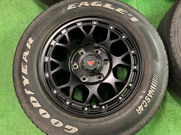 送料無料 ラジアルセット フェニーチェクロス XC8 ナスカー ホワイトレター 215/65R16 2017年製造 200系 ハイエース_画像2