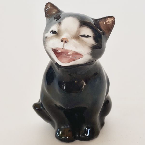 Royal Doulton 「 Lucky Cat 」 ロイヤルドルトン　「ラッキーキャット」　フィギュリン　黒猫　英国　イギリス　①