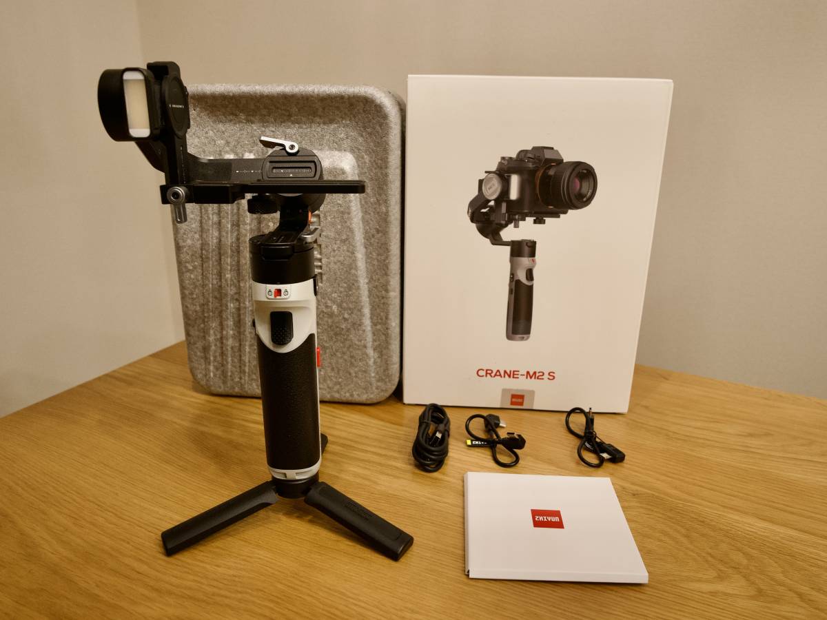 ZHIYUN CRANE M2 S　ジンバル ジーユン　クレーン　電動スタビライザー カメラ　機材　手振れ　一眼レフ　ミラーレス　C02123G_画像1