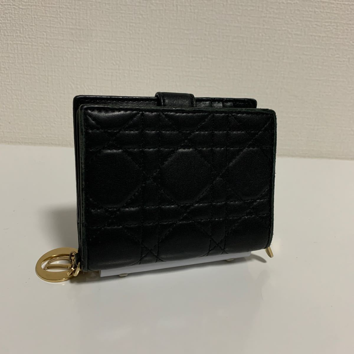 美品　Dior レディディオール　クリスチャンディオール　カナージュ　ラムスキン　チャーム　折り財布　ブラック_画像2