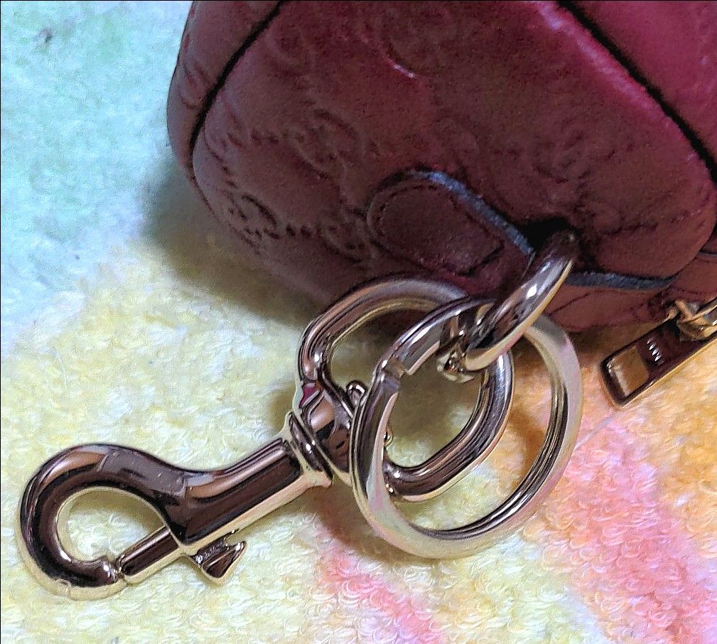 GUCCIグッチ バッグチャーム グッチシマ ラズベリー GUCCIグッチ バッグチャーム グッチシマ ラズベリー