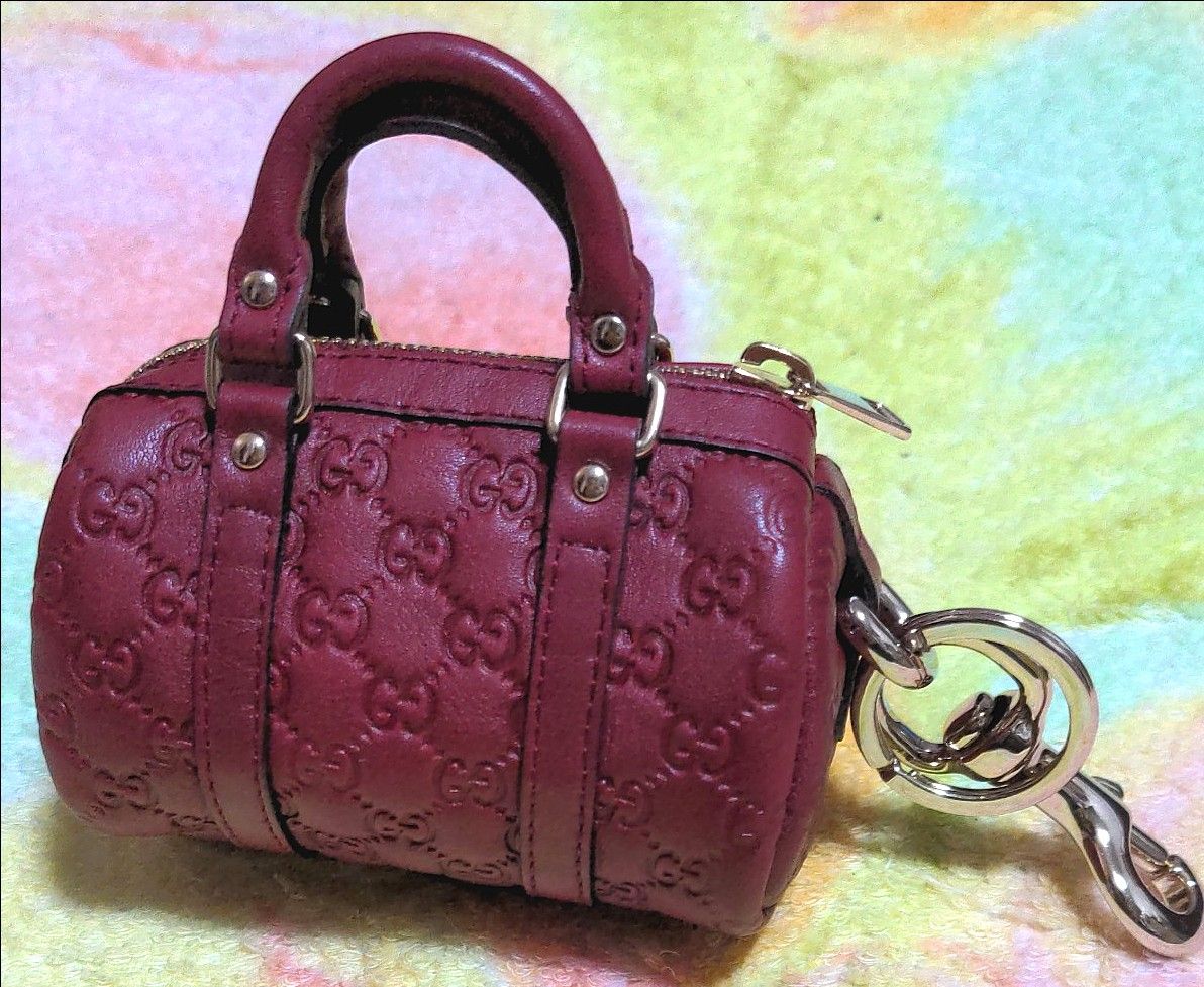 GUCCIグッチ バッグチャーム グッチシマ ラズベリー GUCCIグッチ バッグチャーム グッチシマ ラズベリー