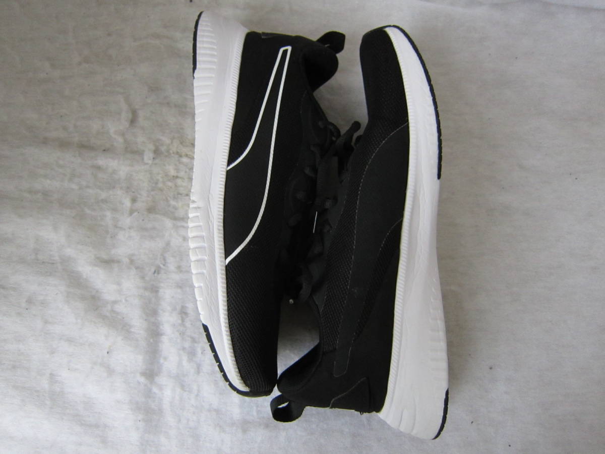 PUMA Flyer Flex Knit（プーマ フライヤー フレックス ニット）（376287 01）　黒黒白　 26.5㎝ US8.5　　2022年製　　軽量　ok2311C_画像3