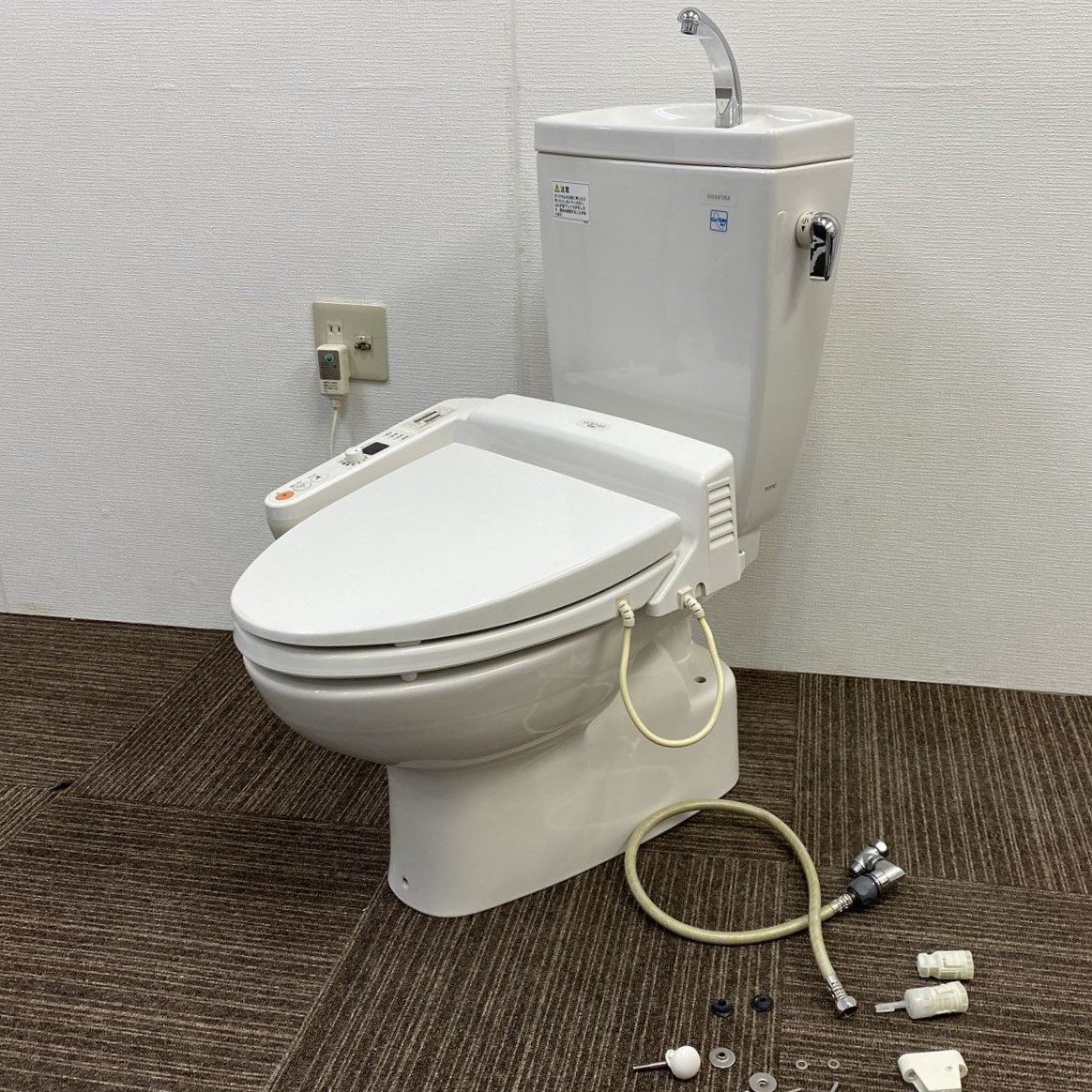 【】TOTOトイレ便器(床下排水)☆洋式便器「CS380B」とタンク「SH381BA]と ウォシュレット「TCF261GR]のセット＃N11（ペールホワイト）