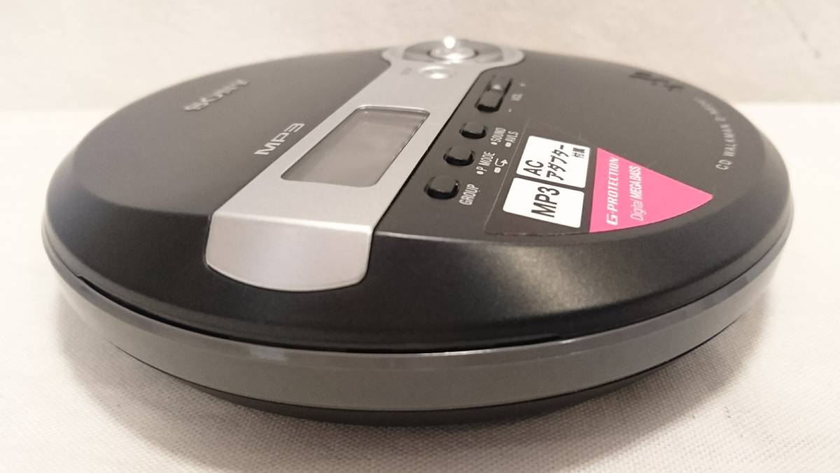 SONY索尼便攜式CD播放機D-NE 241黑色美容用品操作保證 原文:SONY ソニー ポータブル CDプレーヤー D-NE241 ブラック　美品　動作保証
