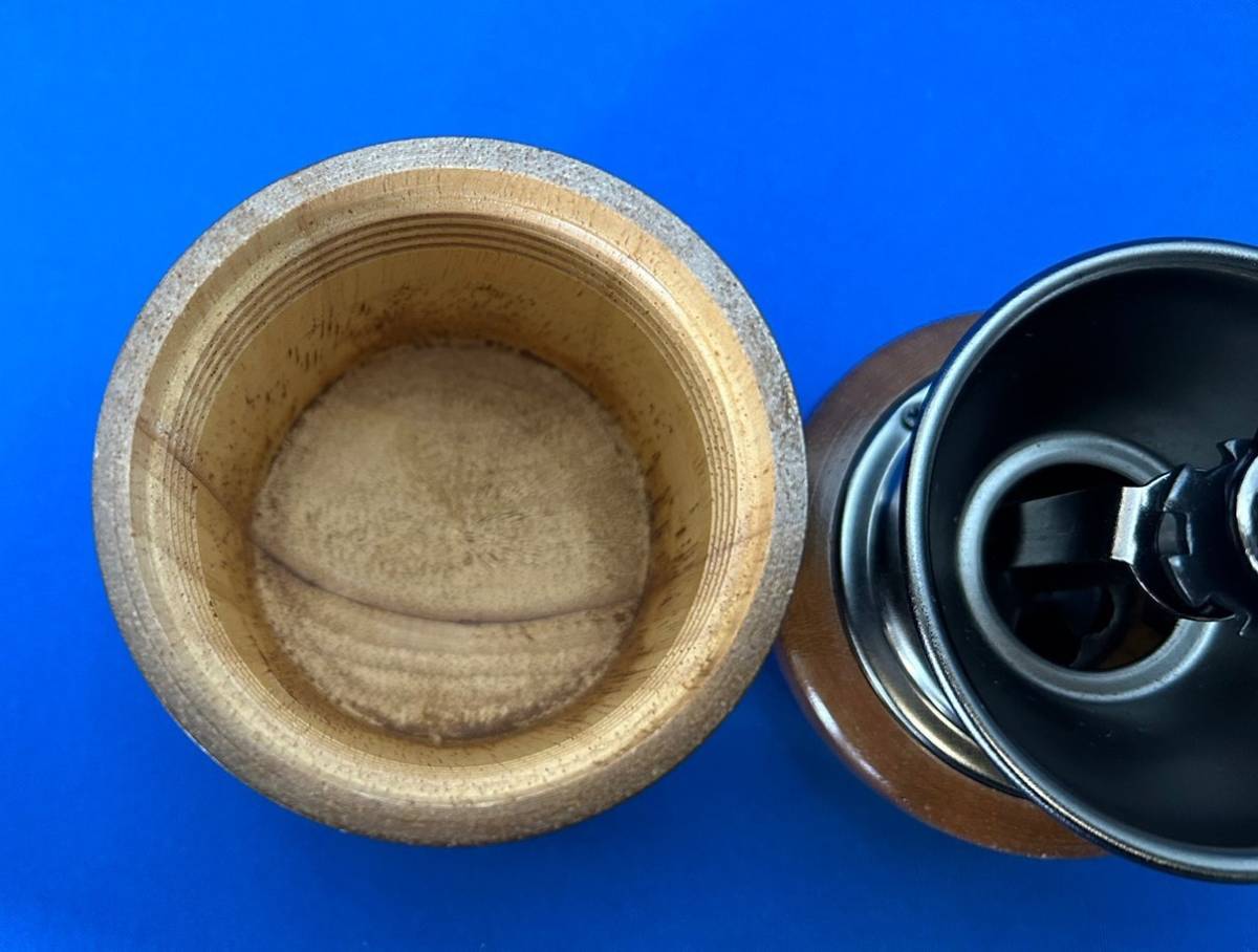 カリタ(Kalita) コーヒーミル 木製 手挽き 手動 アンティーク コーヒーグラインダー 小型 アウトドア_画像5