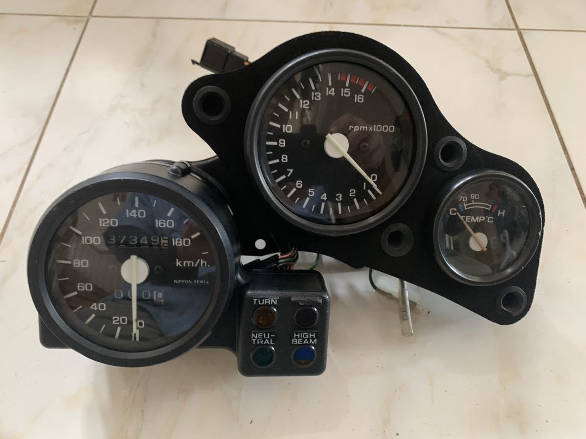 ホンダVFR400 NC30メーター中古。スピードメーター タコメーター 水温