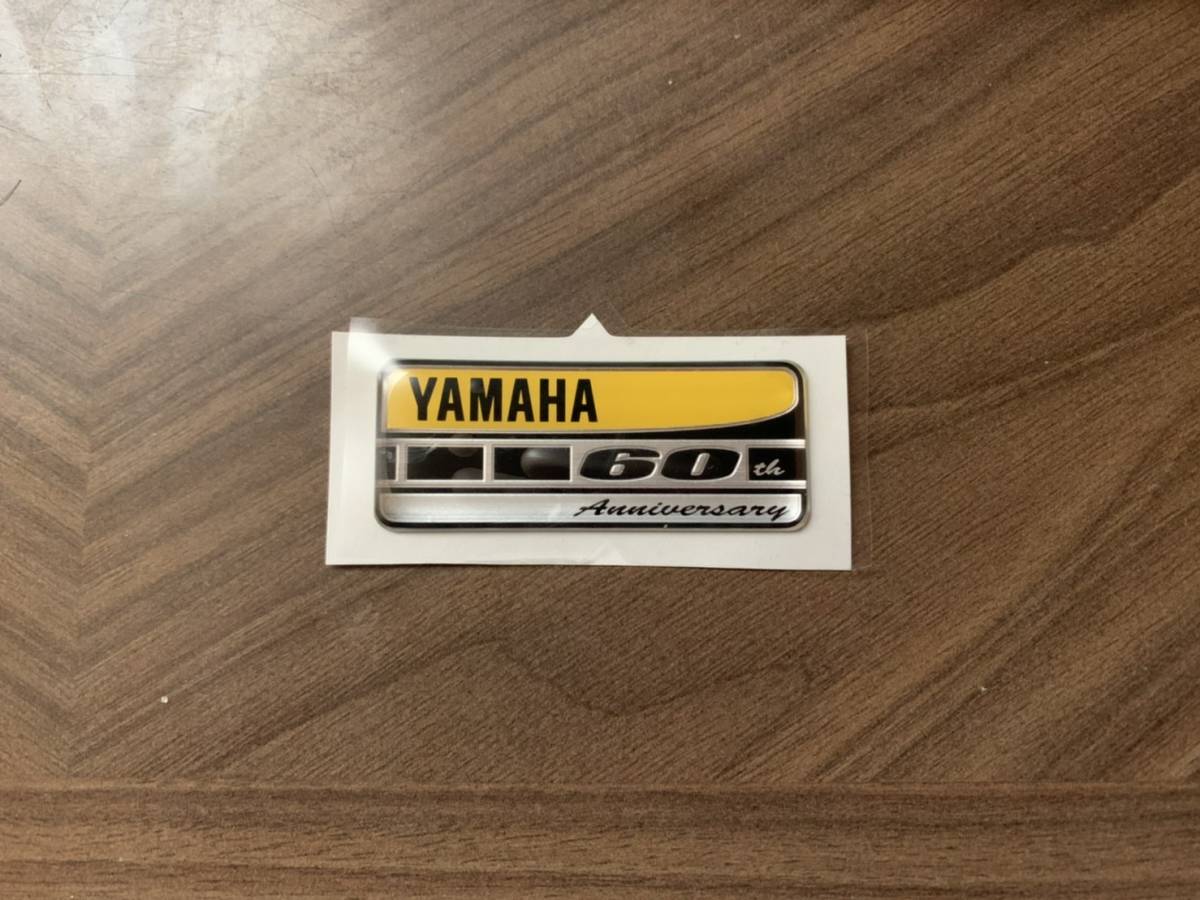 [全国送料込]ヤマハ YAMAHA 60周年 60th Anniversary エンブレム 純正 ステッカー シグナスX マジェスティS AEROX NMAX TMAX BWS_画像2