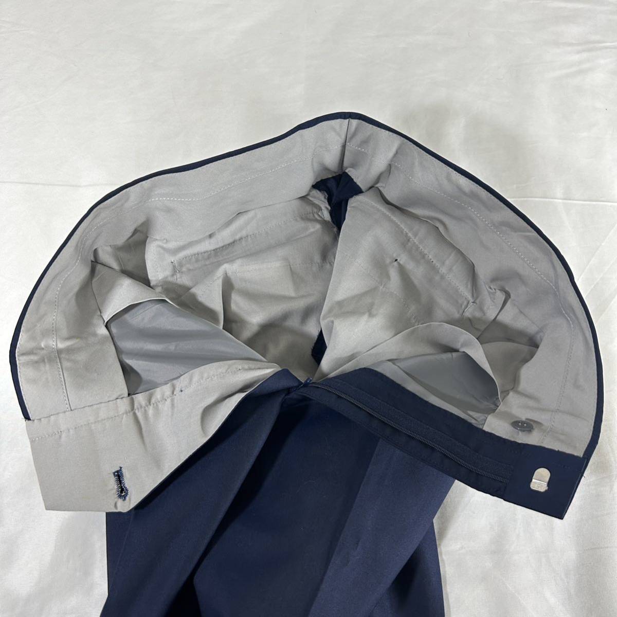 【新品タグ付き】高級 ARTE UOMO シルク40％ Italy デザイナースーツ セットアップ Lサイズ フィッシュマウス 光沢ブルー ウール 未仕立て_画像7