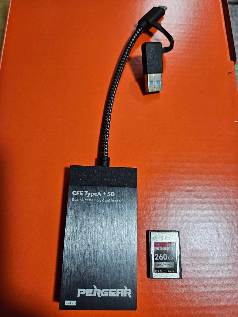 PERGEAR 260GB TypeA メモリーカード+カードリーダー付　美品！ SONY メモリーカード_画像1