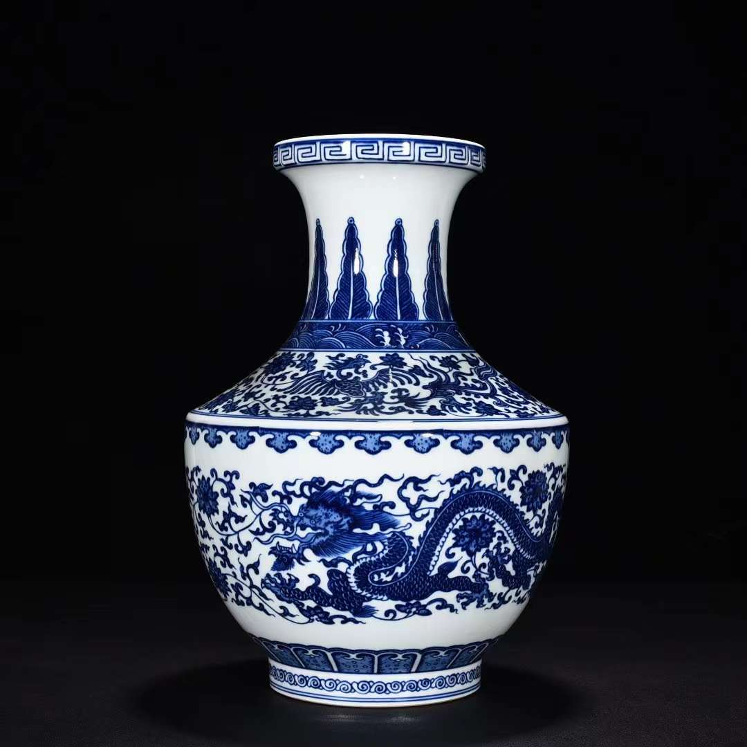 数量は多 中国美術 陶磁器 唐物 龍紋盤口瓶 染付 青花 清乾隆 工芸品