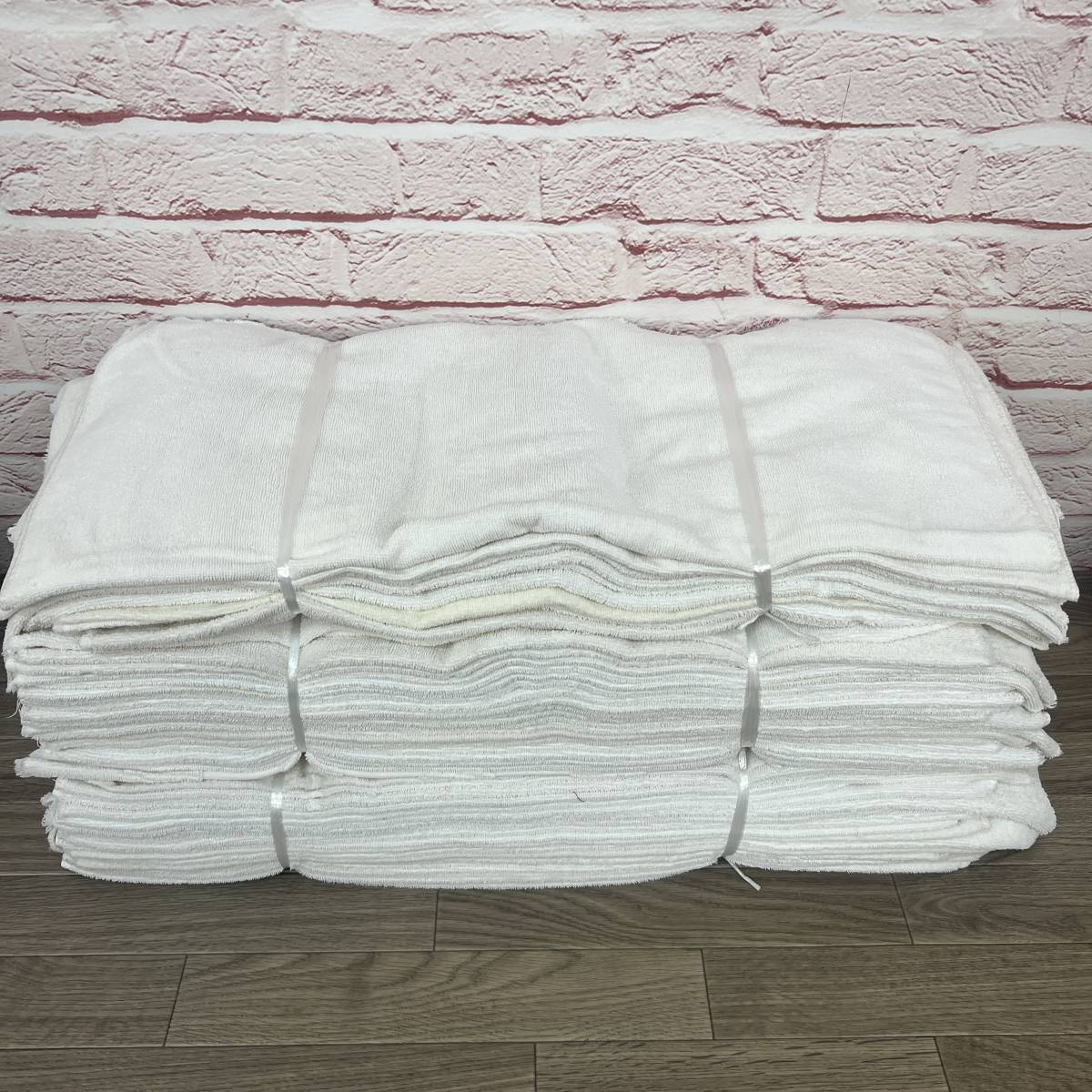 **[NO.A4] used towel with translation *50 sheets * bath towel. half minute. size * all commodity hole * laundry ending * nursing, pet. care, car wash and so on convenience **