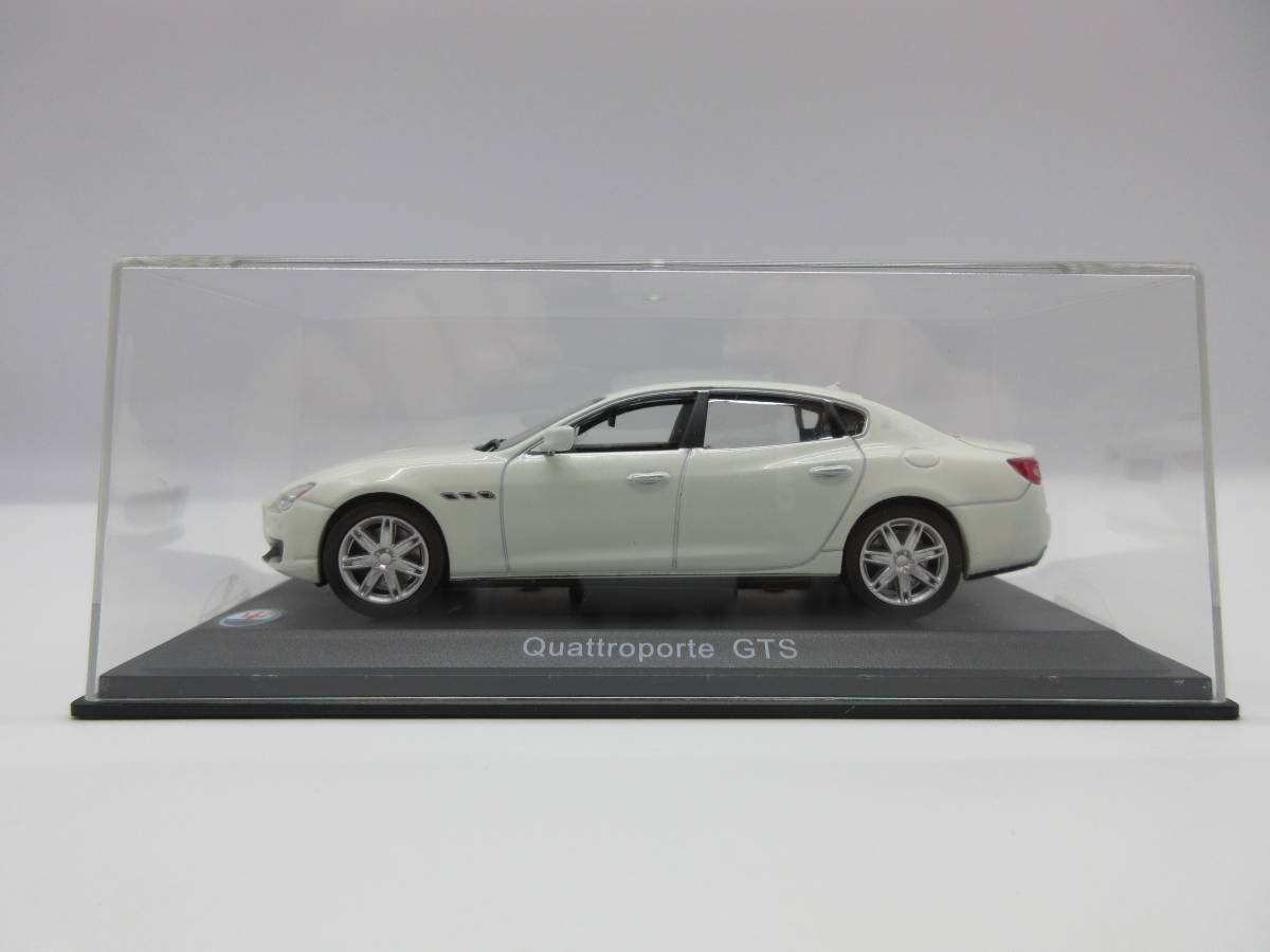 1/43 マセラティ クアトロポルテ GTS MASERATI QUATTROPORTE GTS ディーラー特注　ミニカー　ホワイト