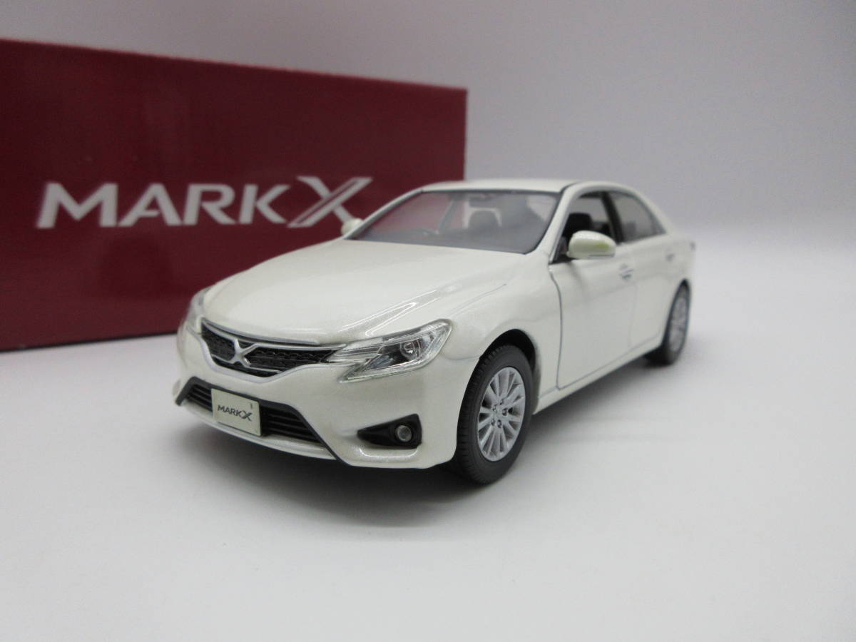 1/30 トヨタ マークX MARK X 130系 中期 非売品 カラーサンプル ミニカー　ホワイトパールクリスタルシャイン