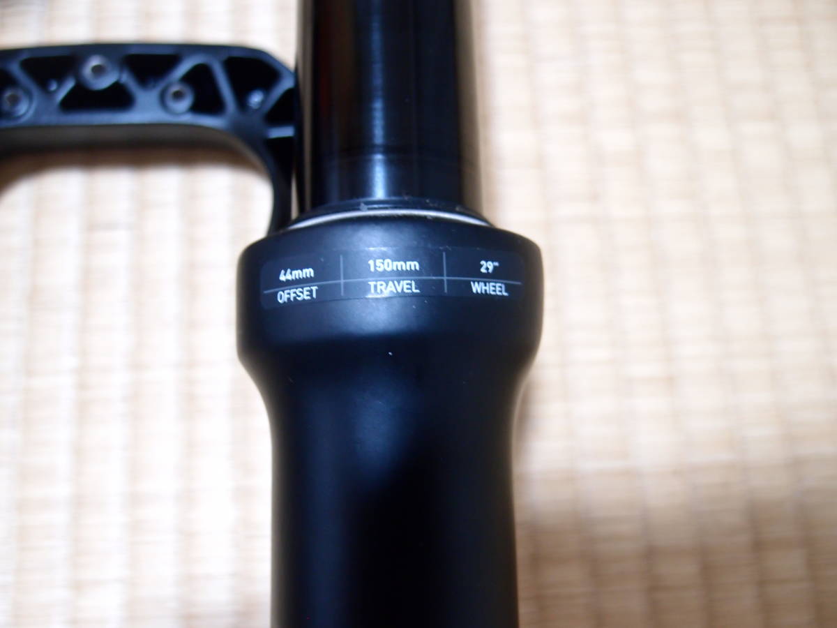 新品未使用　RockShox 35 Gold RL 150mm 44mm Offset　ロックショックス　ゴールド　 29インチ　ブースト_画像3