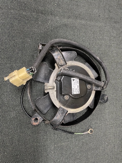 汎用品 電動 ファンモーター　作動確認済　中古　FLAT MOTOR SSW-8113 DC12V 2325A_画像9