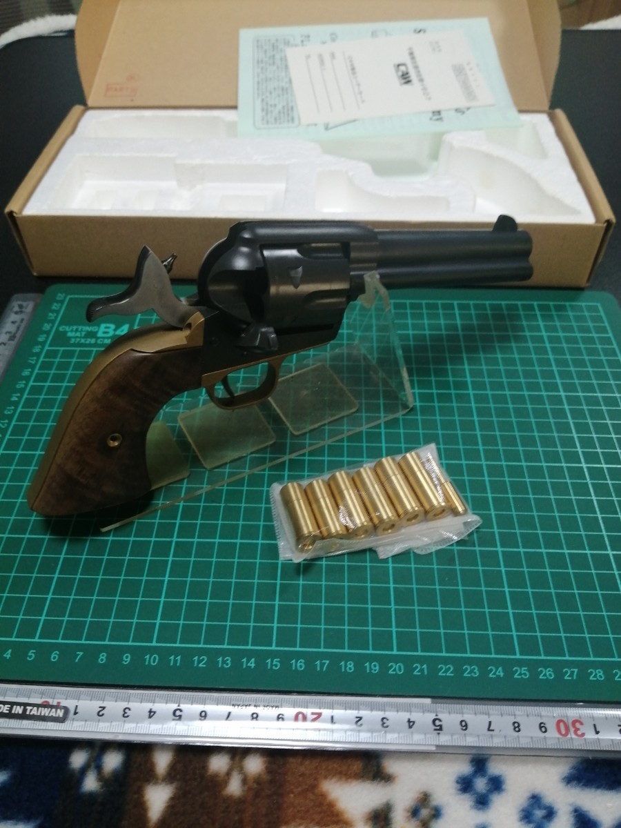 P84　モデルガン 　CAW SAA　未発火　SPG カートリッジ付き　木製グリップ付き　インサート 横　動作確認 OK　重さ　641g_画像9