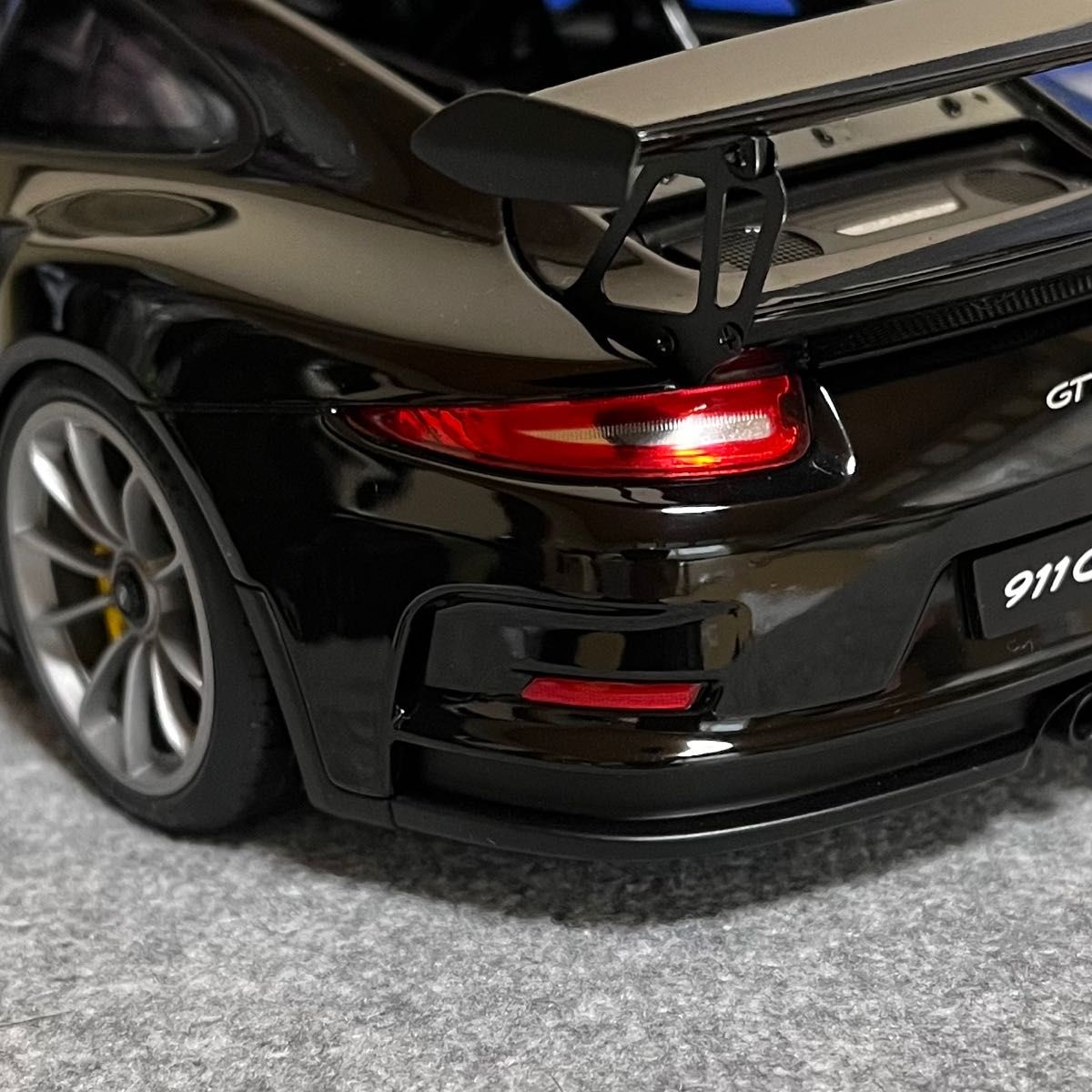 オートアート1/18ポルシェ911 GT3 RS ジャンク|Yahoo!フリマ オートアート1/18ポルシェ911 GT3 RS ジャンク|Yahoo!フリマ