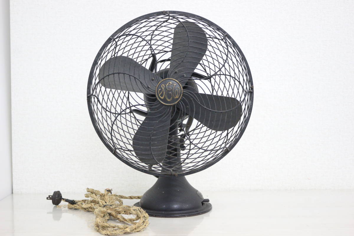 [ pickup possible / Fukuoka city Hakata district ] antique black color iron made electric fan Shibaura electro- machine factory Showa Retro once times - / necessary wiring exchange 3G654