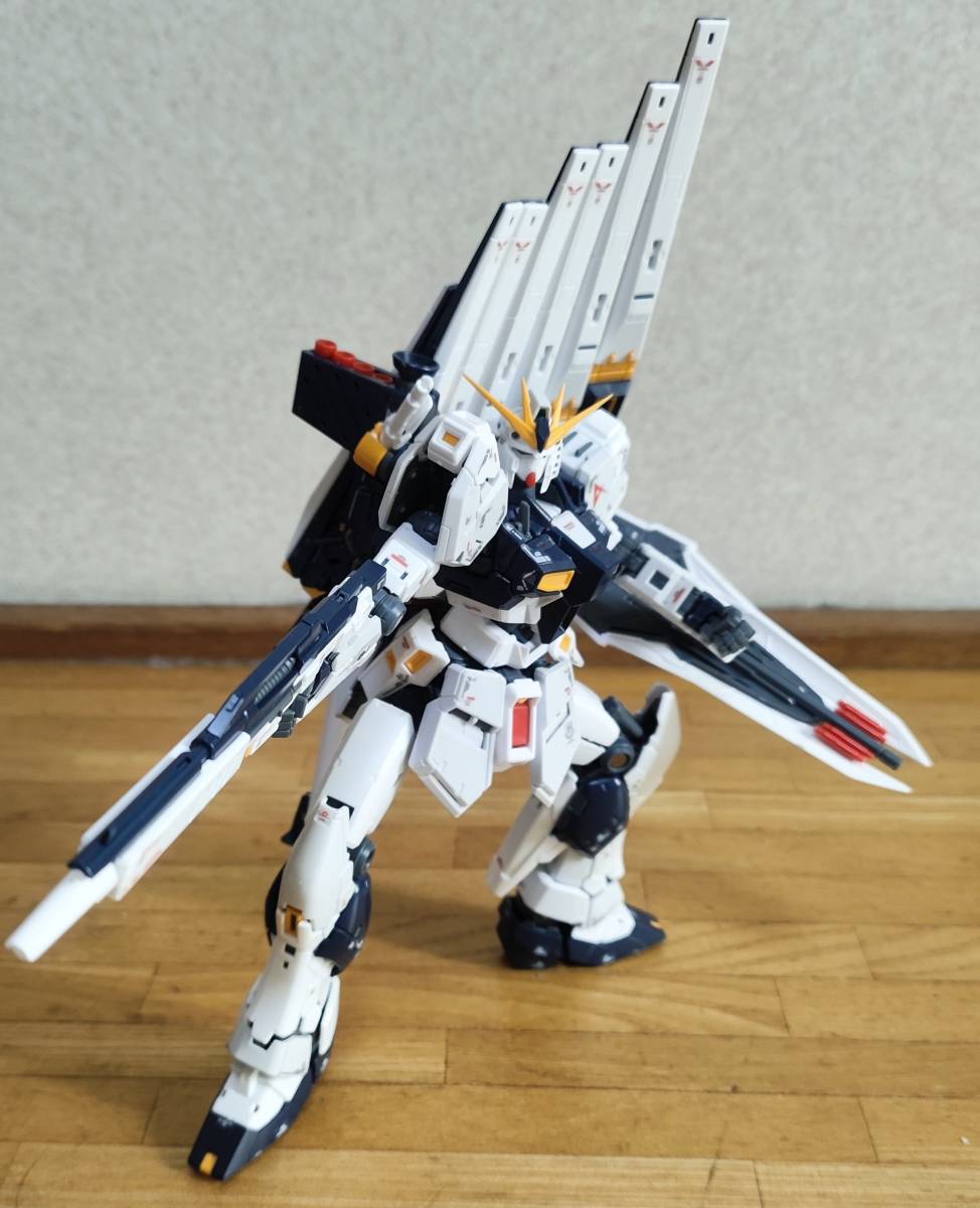 RG RX-93 νガンダム 完成品_画像4